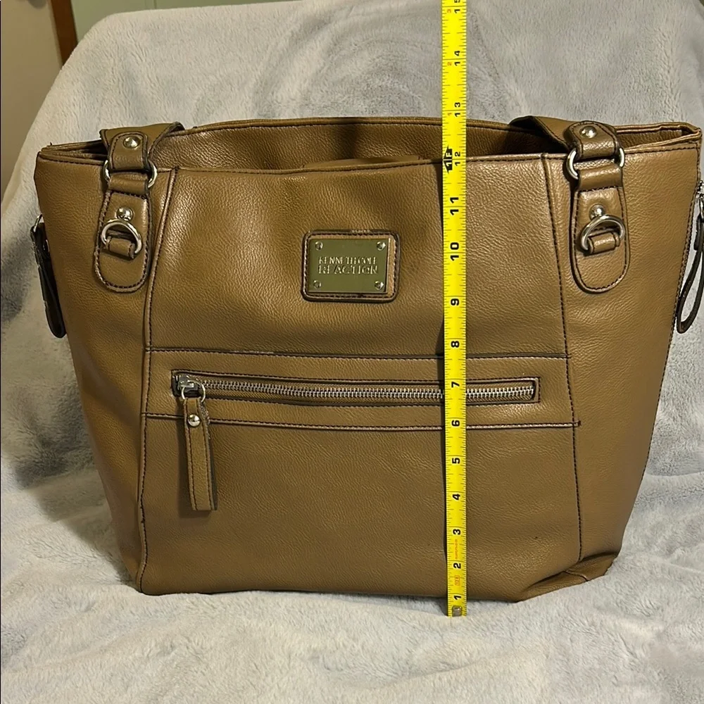 Kenneth Cole Reaction Tan Laptop Tote - Picture 3 of 16